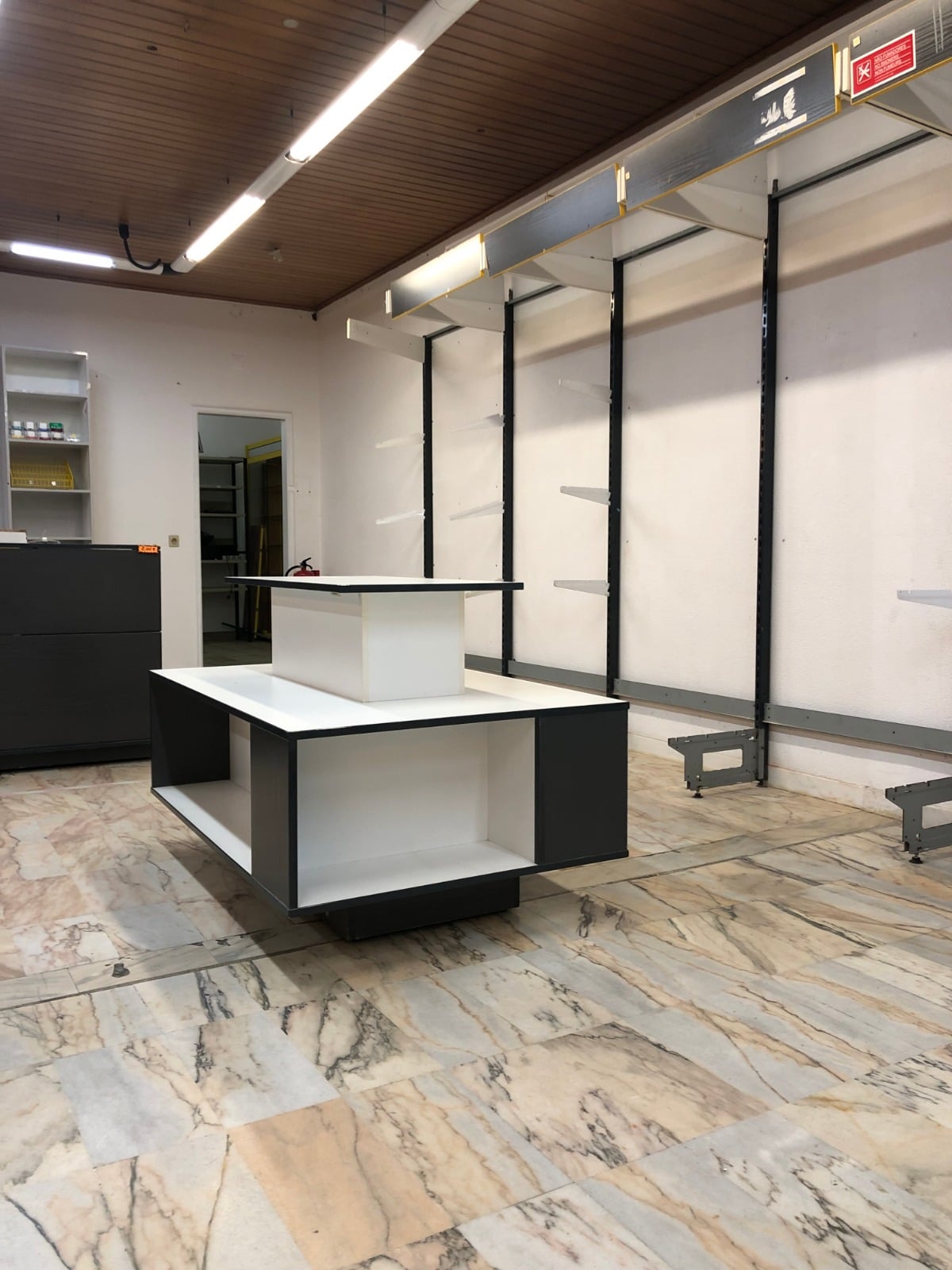 Espaço comercial por remodelar