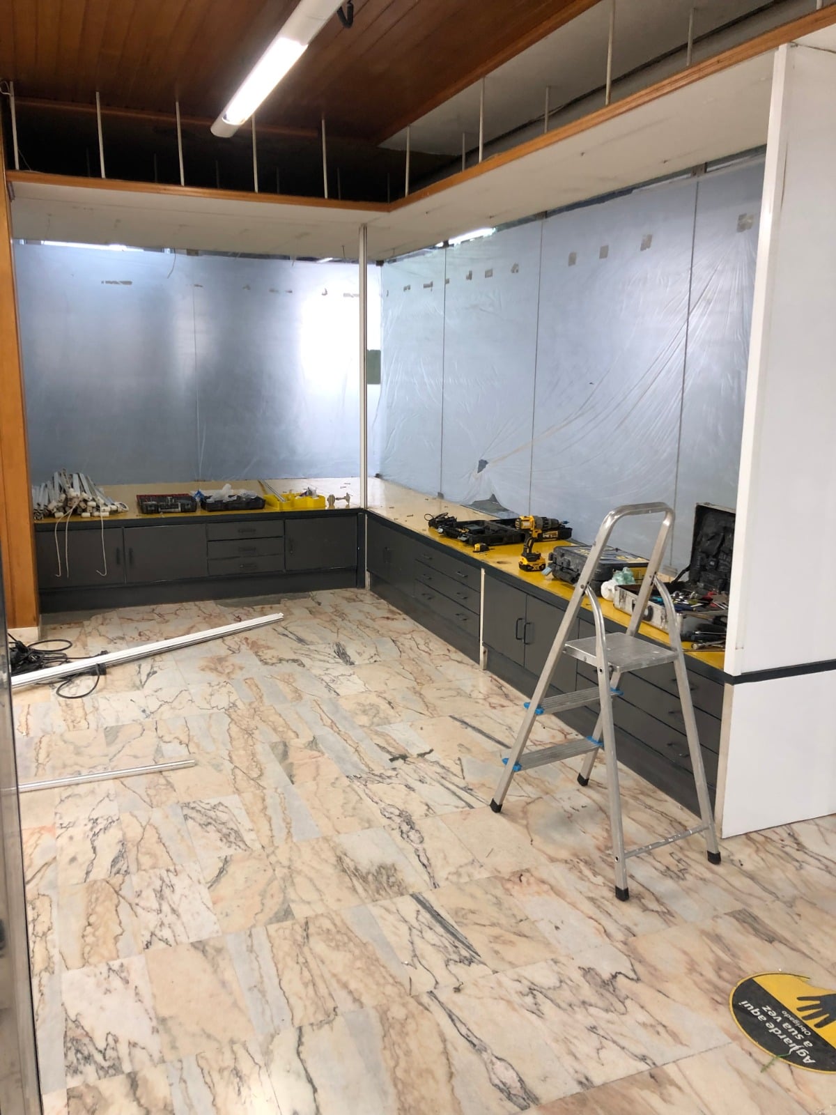 Espaço comercial por remodelar